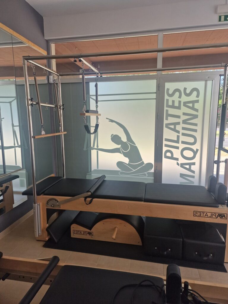 Interior do Pilates Premium Studio, com o Cadillac de Pilates